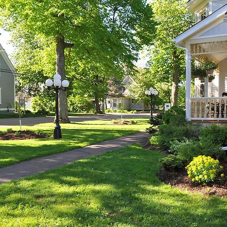 Summerside Inn Bed And Breakfast Екстериор снимка
