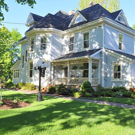 Summerside Inn Bed And Breakfast Екстериор снимка