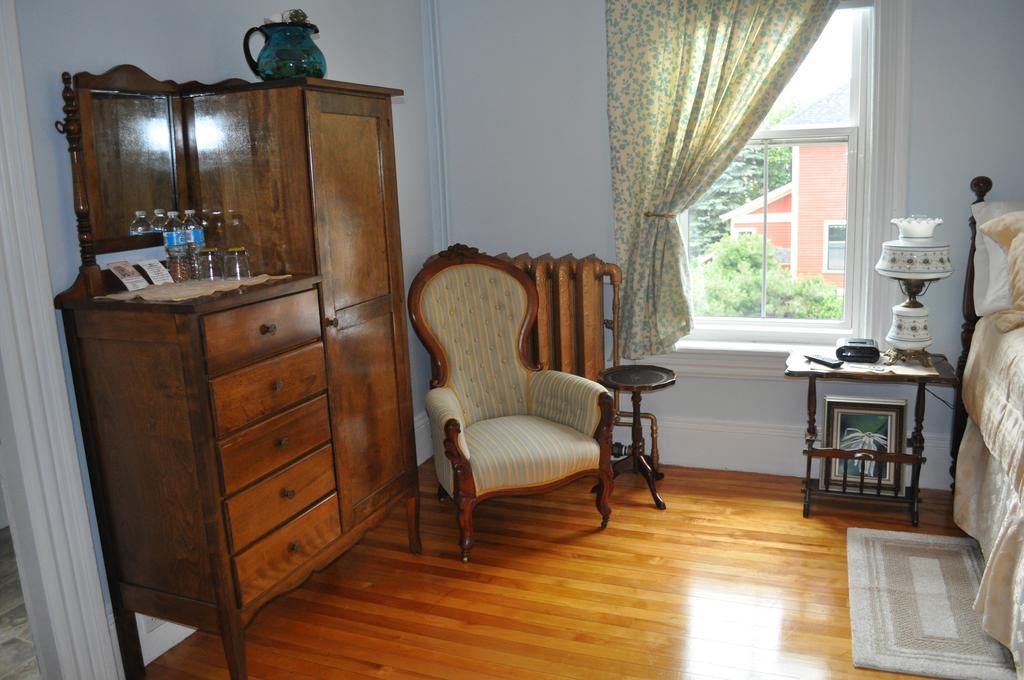 Summerside Inn Bed And Breakfast Стая снимка