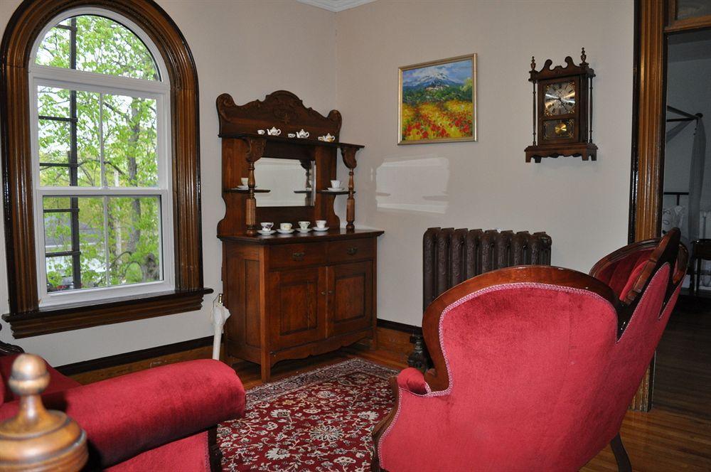 Summerside Inn Bed And Breakfast Екстериор снимка