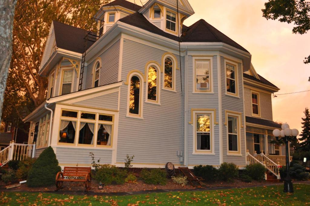 Summerside Inn Bed And Breakfast Екстериор снимка