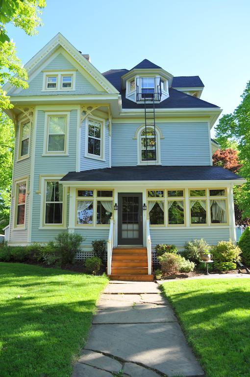 Summerside Inn Bed And Breakfast Екстериор снимка