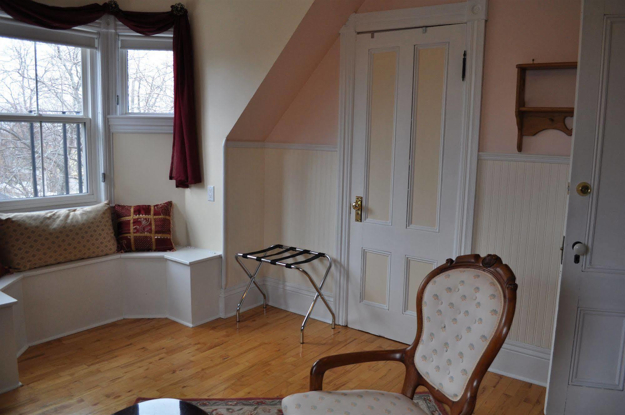 Summerside Inn Bed And Breakfast Екстериор снимка