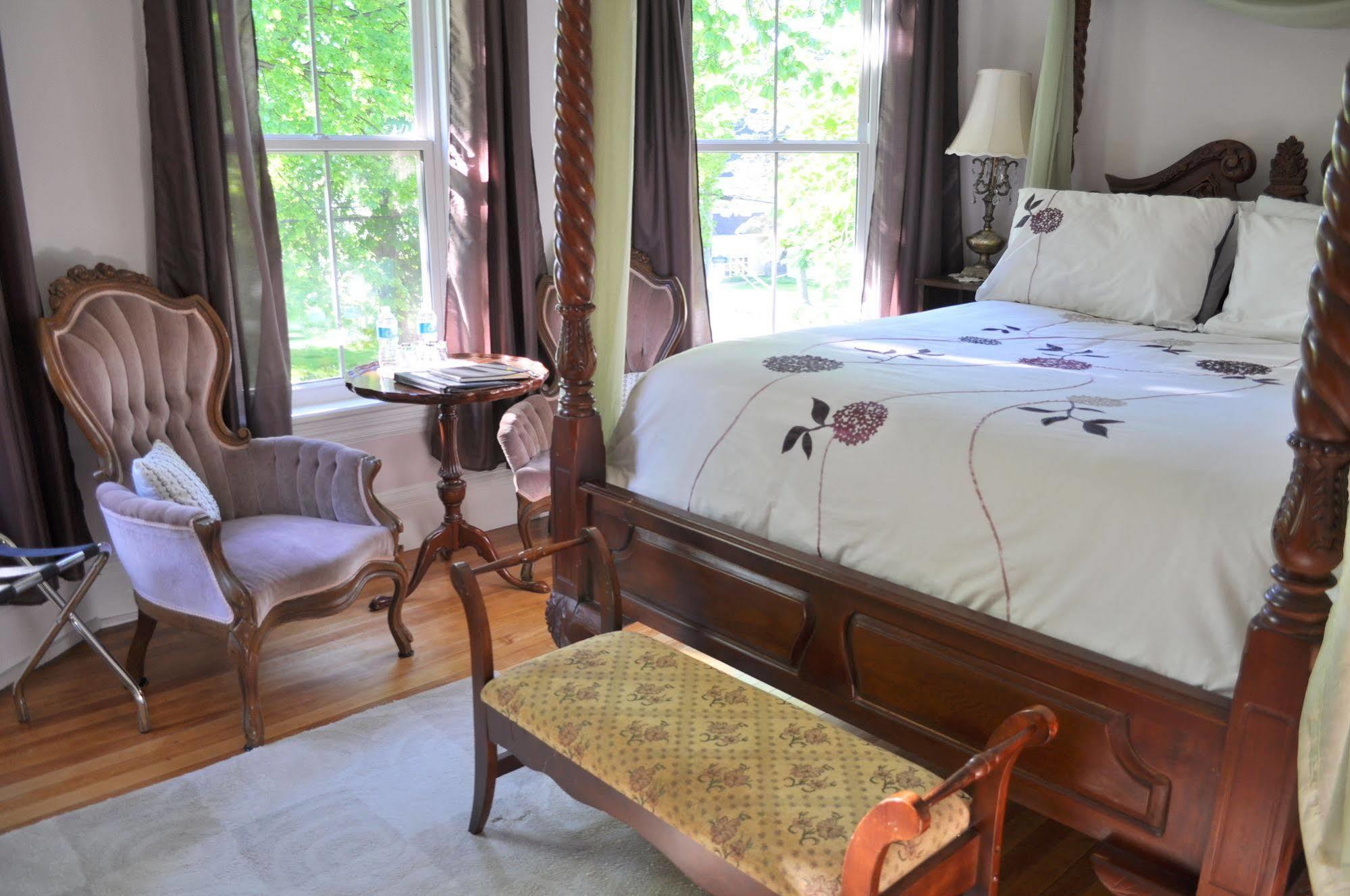 Summerside Inn Bed And Breakfast Екстериор снимка