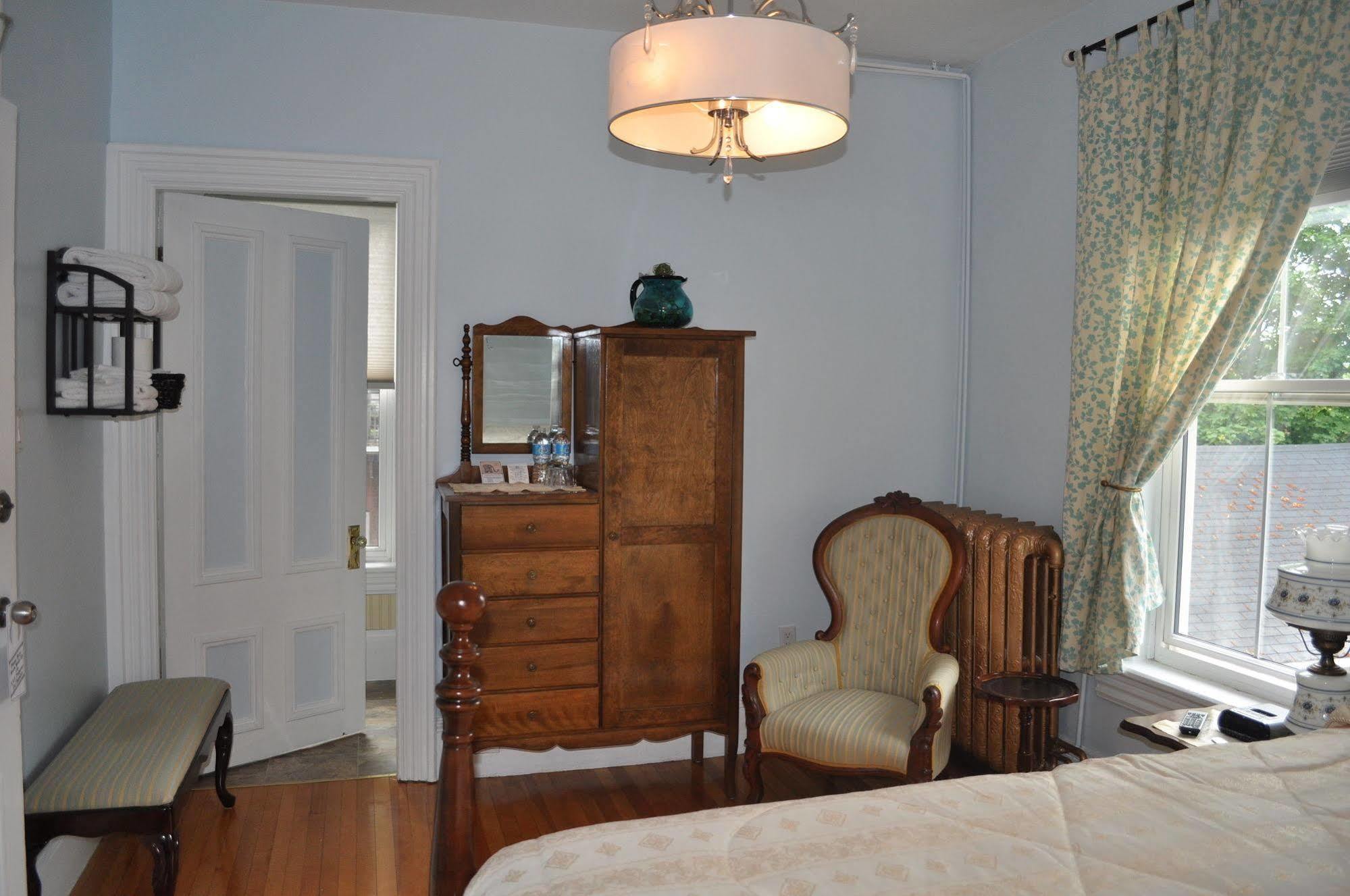 Summerside Inn Bed And Breakfast Екстериор снимка