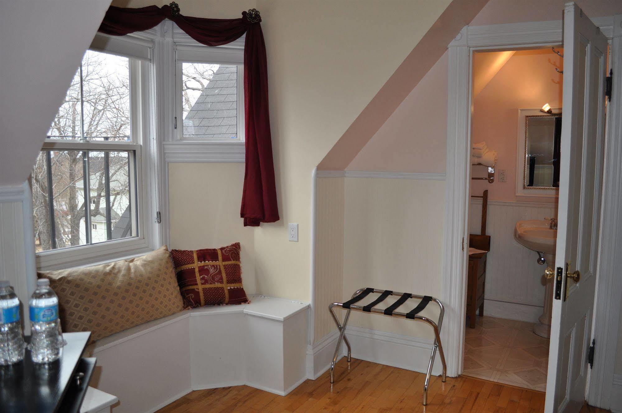 Summerside Inn Bed And Breakfast Екстериор снимка