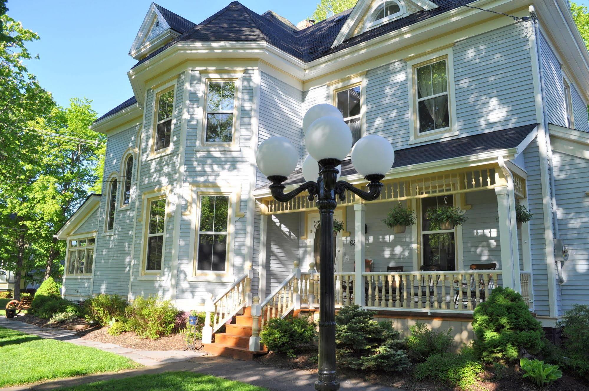 Summerside Inn Bed And Breakfast Екстериор снимка